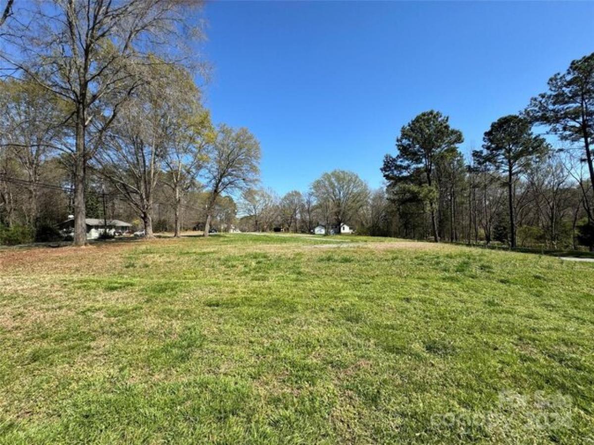 Picture of Residential Land For Sale in Waxhaw, North Carolina, United States