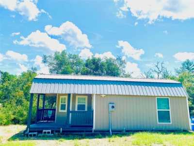 Home For Sale in Fort Mccoy, Florida