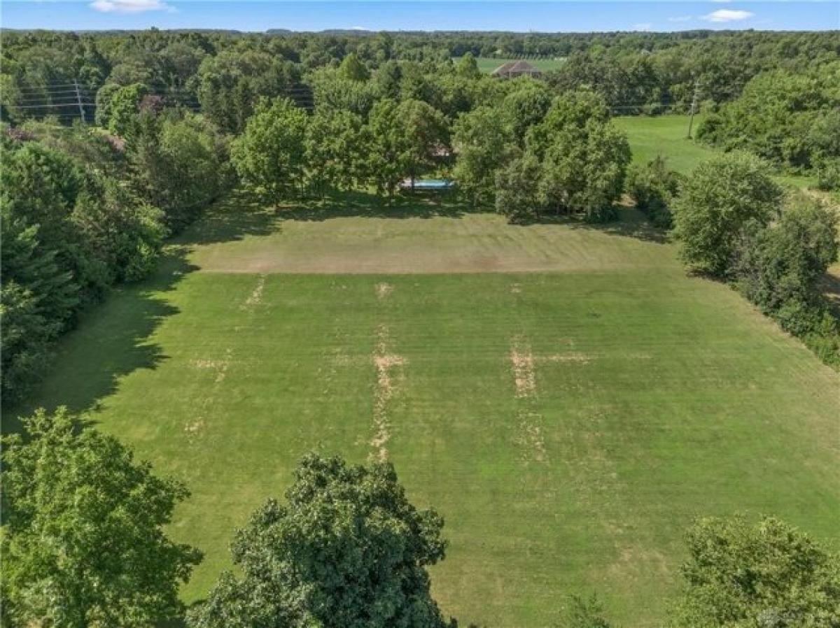 Picture of Home For Sale in Fairborn, Ohio, United States