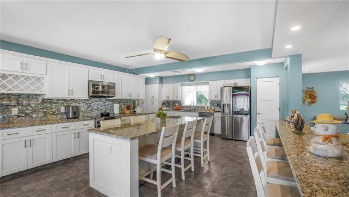 Picture of Home For Sale in Indian Lake Estates, Florida, United States