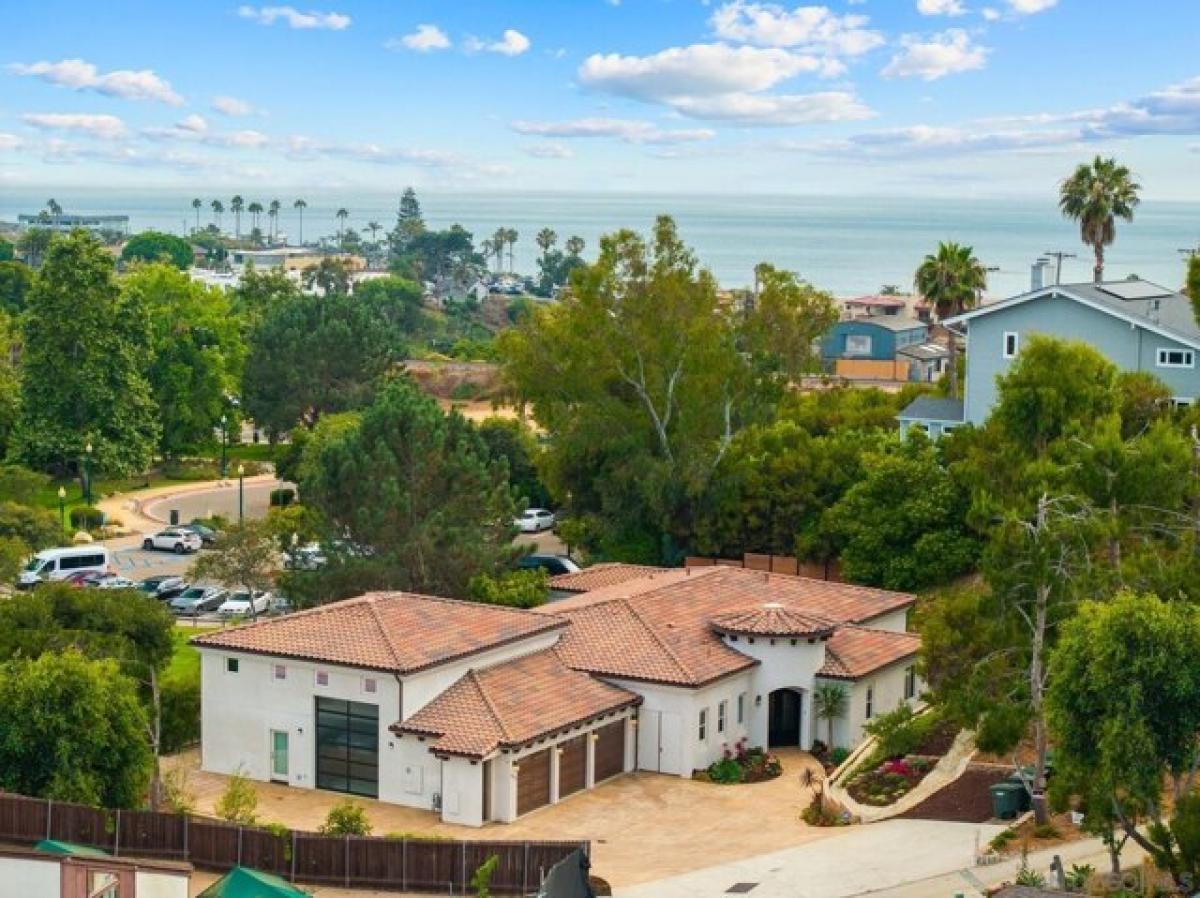 Picture of Home For Sale in Encinitas, California, United States