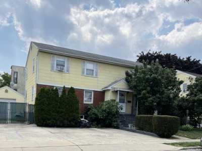 Home For Sale in Lynbrook, New York