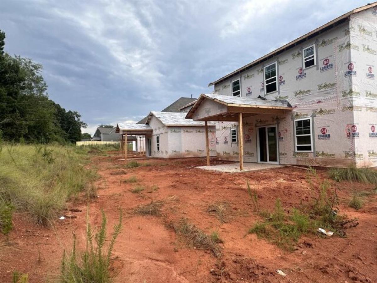 Picture of Home For Sale in Duncan, South Carolina, United States