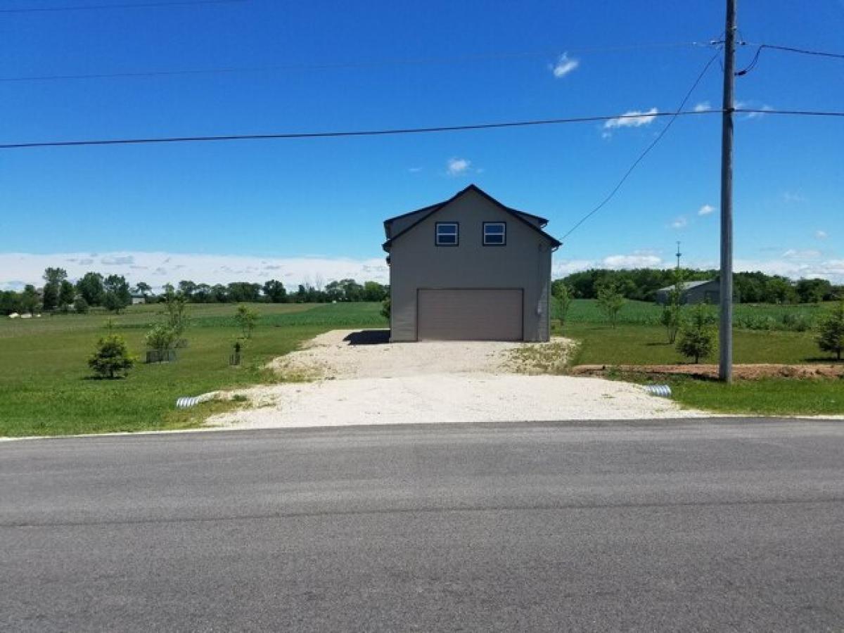 Picture of Residential Land For Sale in Harvard, Illinois, United States