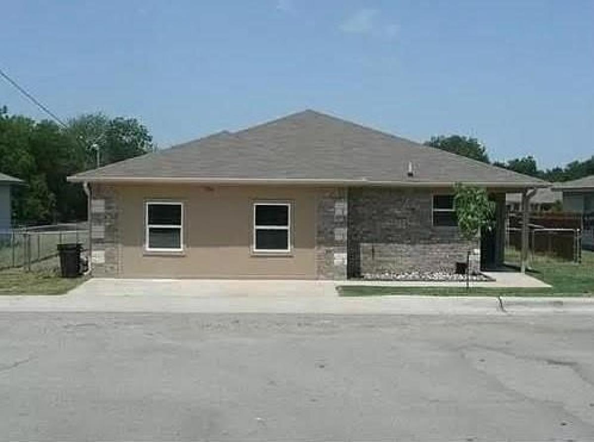 Picture of Home For Sale in Lampasas, Texas, United States