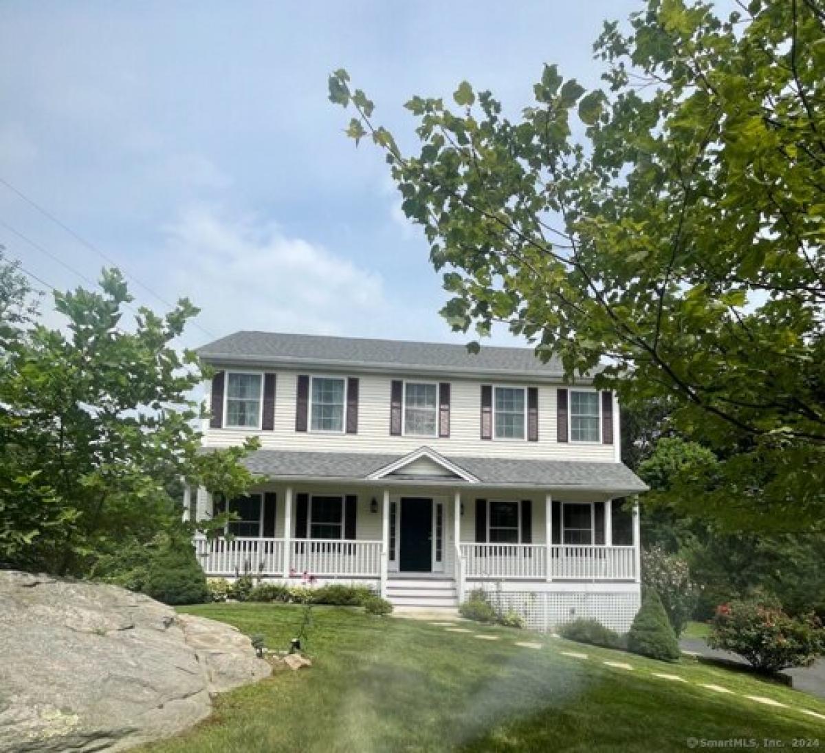 Picture of Home For Sale in Shelton, Connecticut, United States