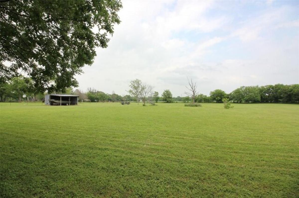 Picture of Residential Land For Sale in Blooming Grove, Texas, United States