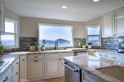 Home For Sale in Canyon Lake, California