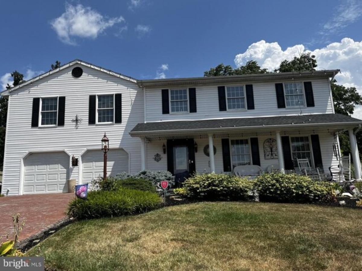 Picture of Home For Sale in Dover, Pennsylvania, United States