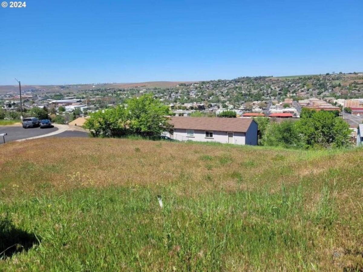 Picture of Residential Land For Sale in Pendleton, Oregon, United States