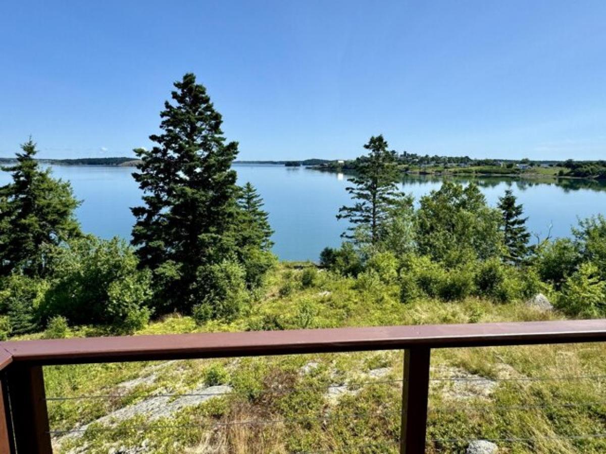 Picture of Home For Sale in Lubec, Maine, United States