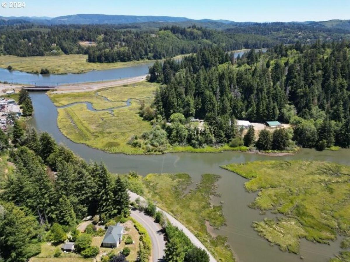 Picture of Residential Land For Sale in Coos Bay, Oregon, United States