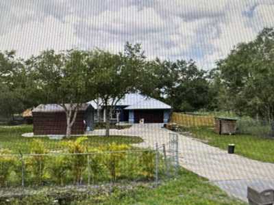 Home For Sale in Clewiston, Florida