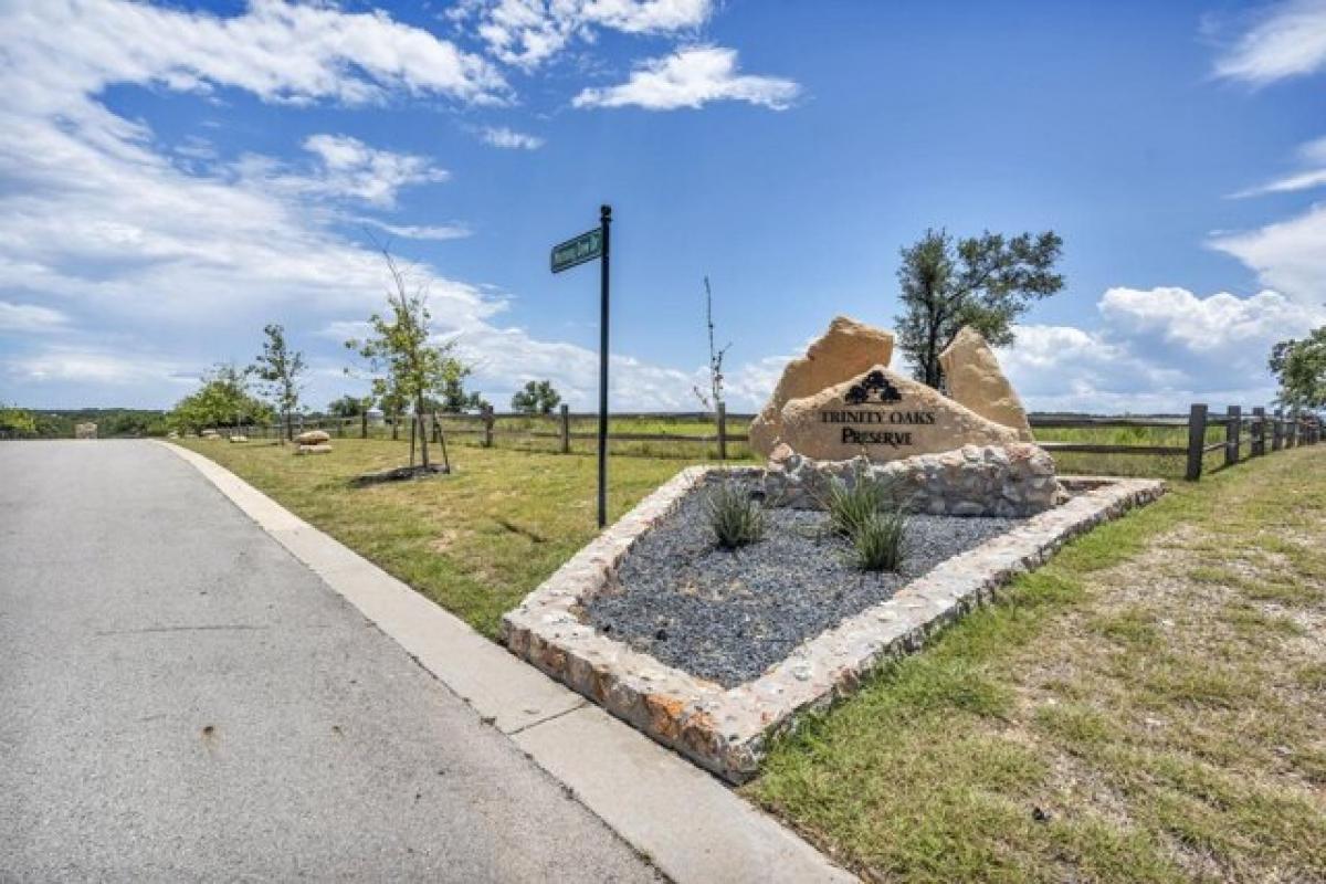 Picture of Residential Land For Sale in Round Mountain, Texas, United States