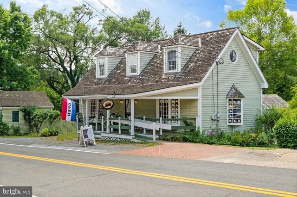 Picture of Home For Sale in Flint Hill, Virginia, United States