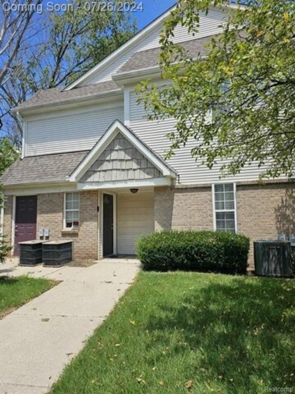 Picture of Home For Sale in South Lyon, Michigan, United States