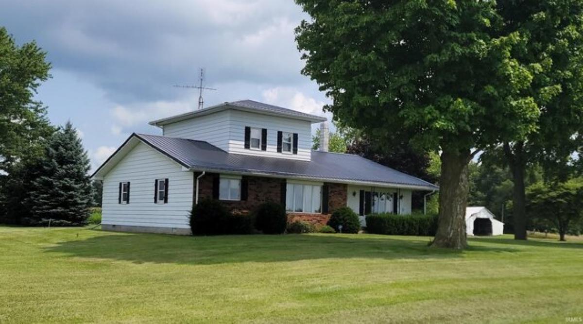 Picture of Home For Sale in North Liberty, Indiana, United States