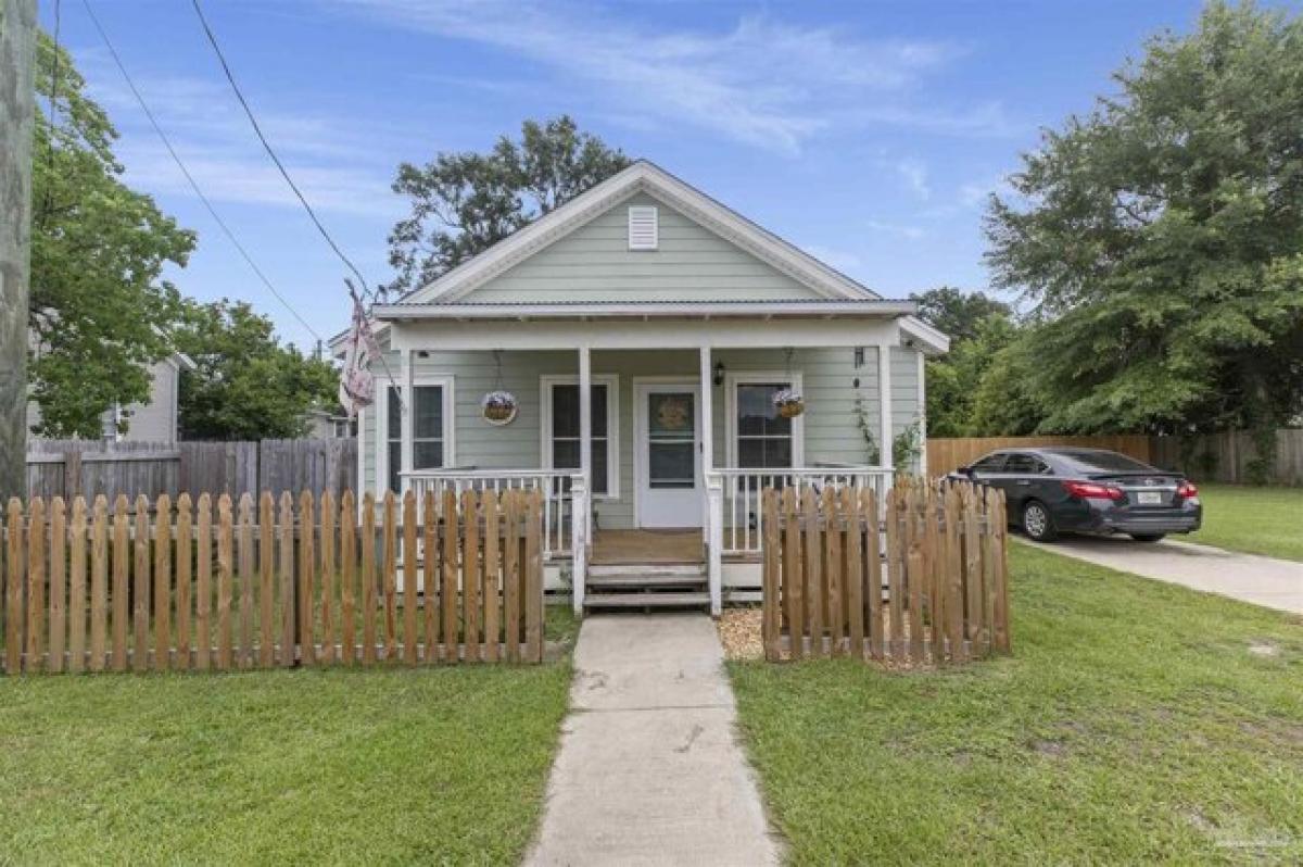 Picture of Home For Sale in Century, Florida, United States