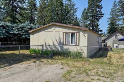 Home For Sale in Loon Lake, Washington