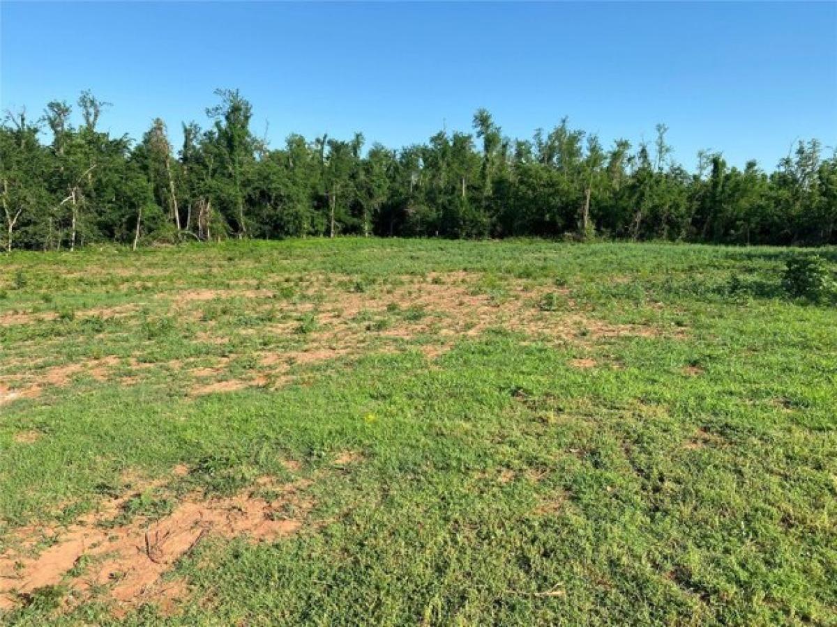 Picture of Residential Land For Sale in Mustang, Oklahoma, United States