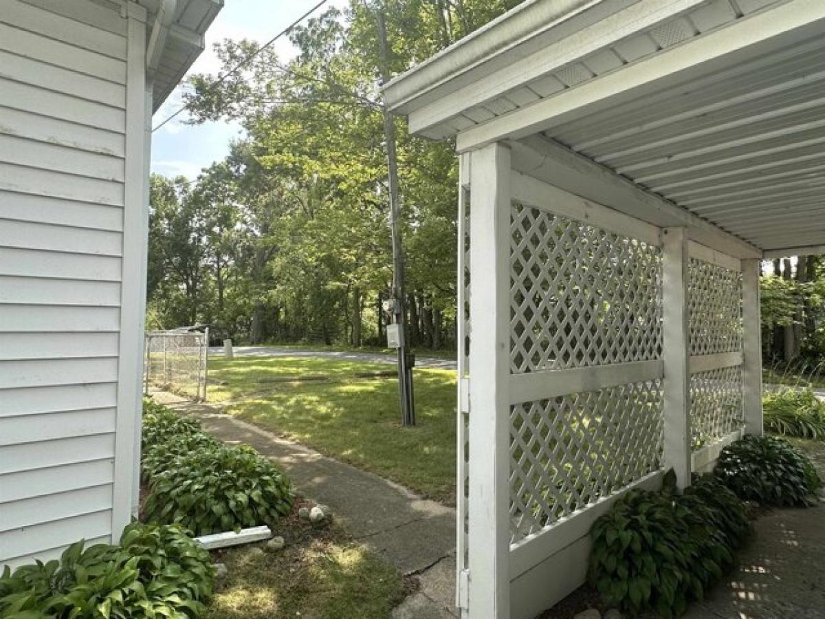 Picture of Home For Sale in Fremont, Indiana, United States