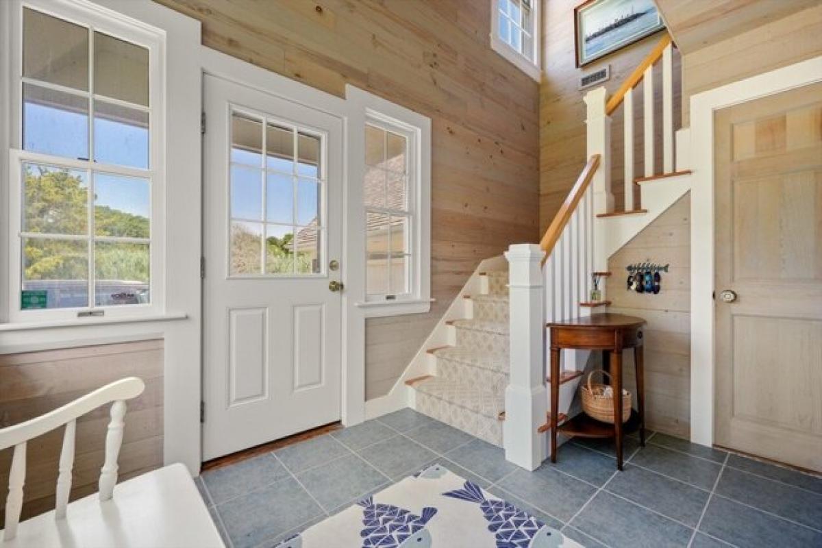 Picture of Home For Sale in Barnstable, Massachusetts, United States