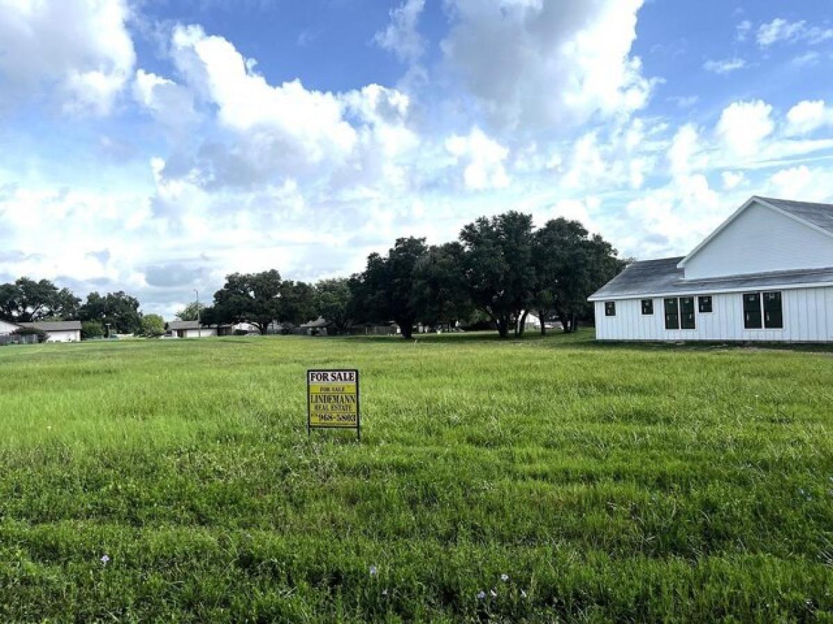 Picture of Residential Land For Sale in La Grange, Texas, United States