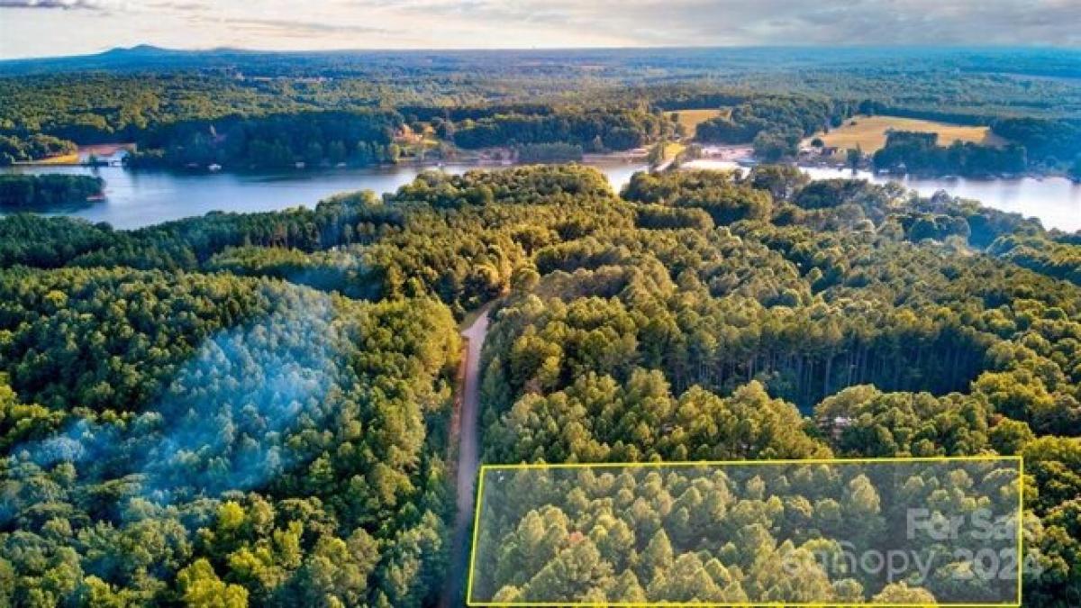 Picture of Residential Land For Sale in Statesville, North Carolina, United States