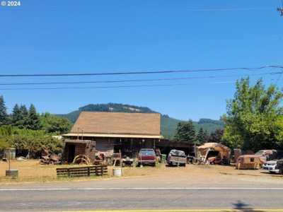 Home For Sale in Cottage Grove, Oregon