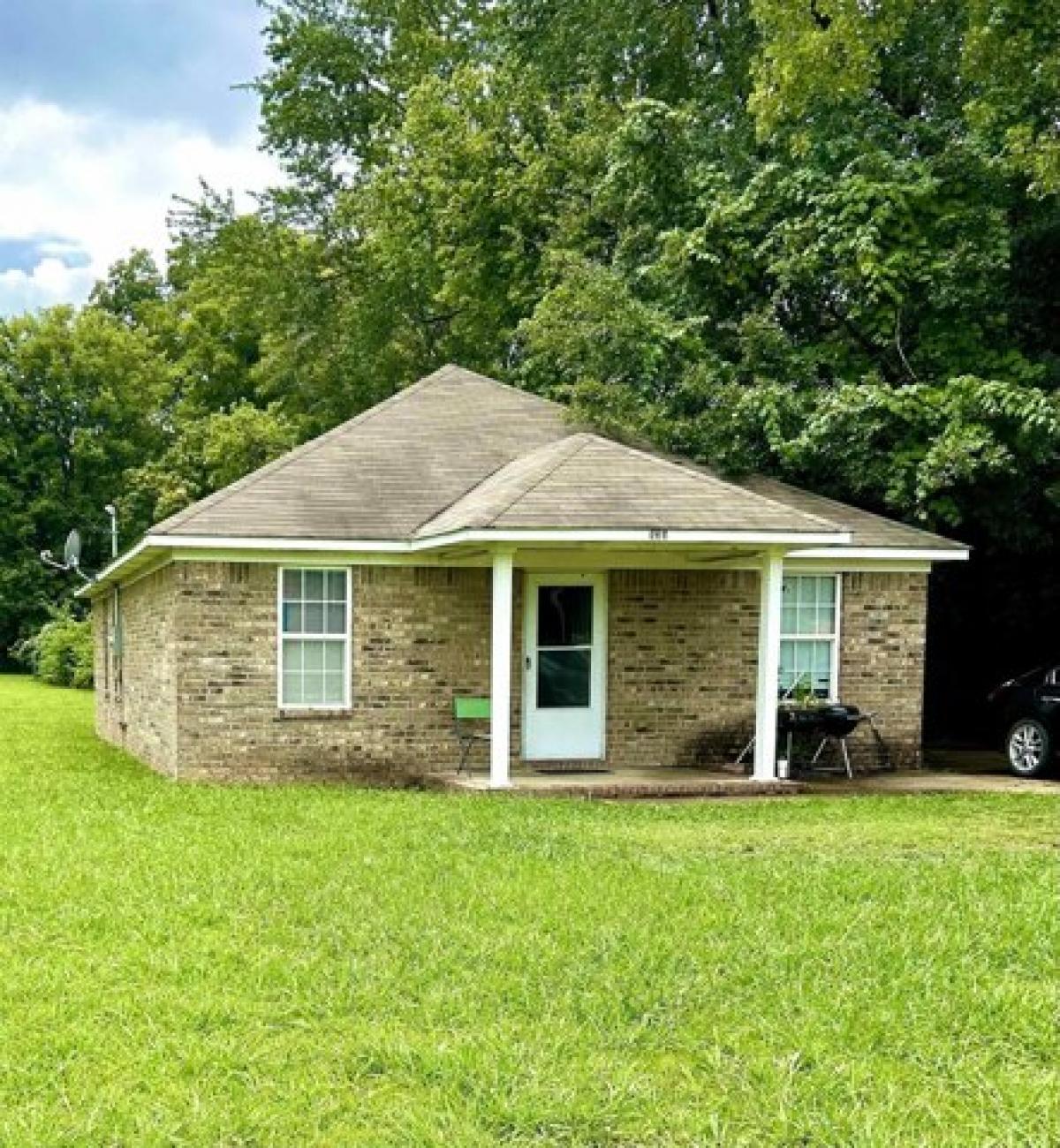 Picture of Home For Sale in Covington, Tennessee, United States