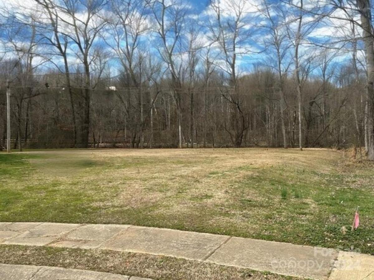 Picture of Residential Land For Sale in Matthews, North Carolina, United States