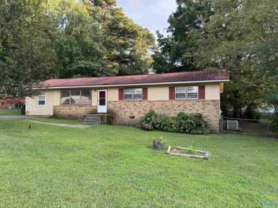 Home For Sale in Guntersville, Alabama