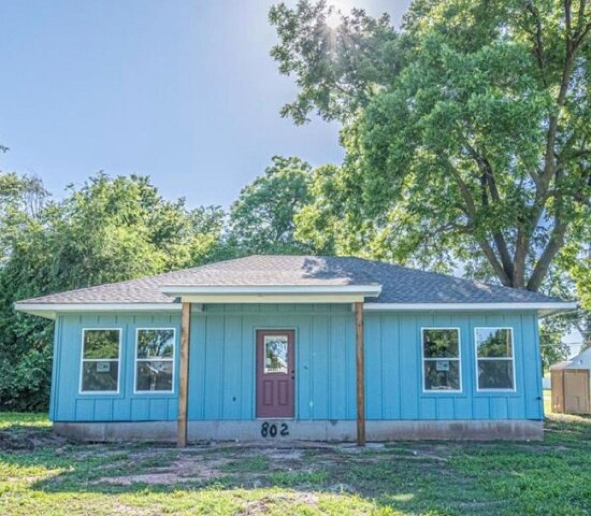 Picture of Home For Sale in Blackwell, Oklahoma, United States