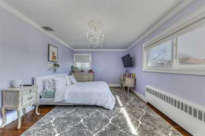 Home For Sale in Oceanside, New York