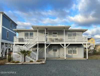 Home For Sale in Holden Beach, North Carolina