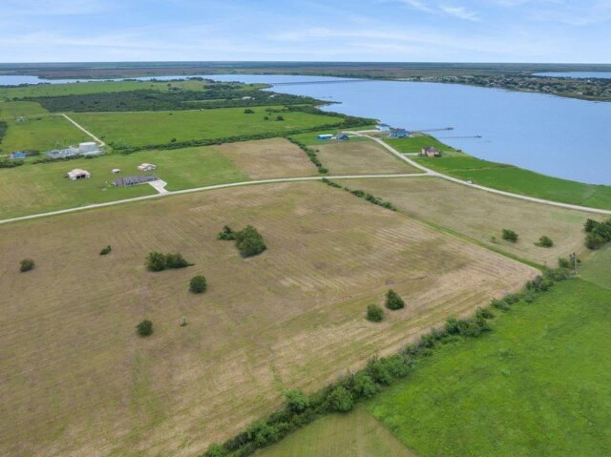 Picture of Residential Land For Sale in Port Lavaca, Texas, United States