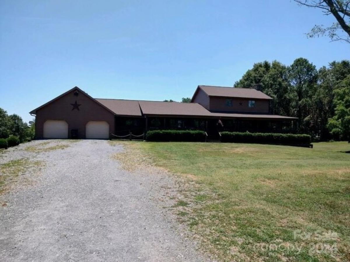 Picture of Home For Sale in Bessemer City, North Carolina, United States