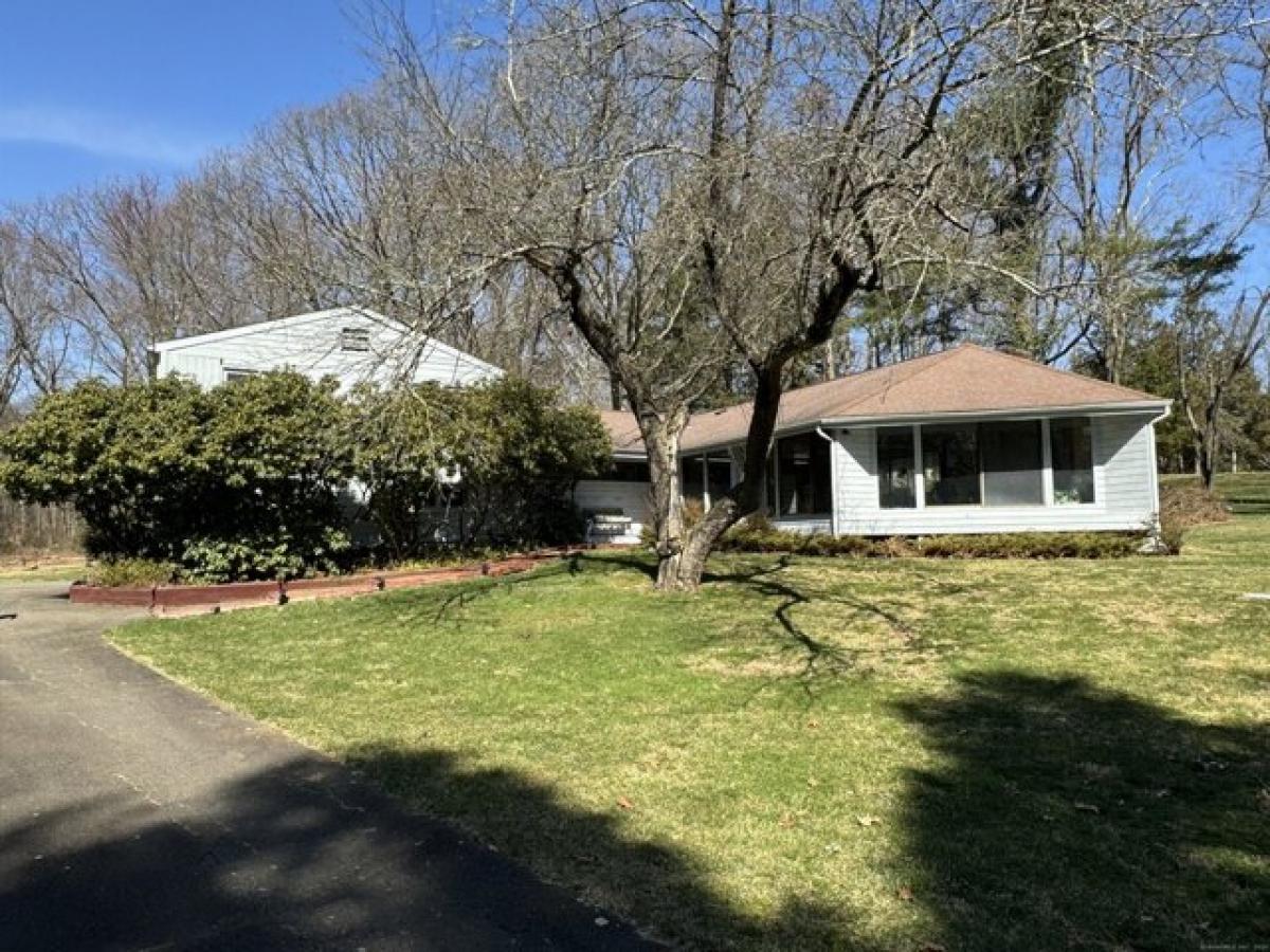 Picture of Home For Sale in Wilton, Connecticut, United States