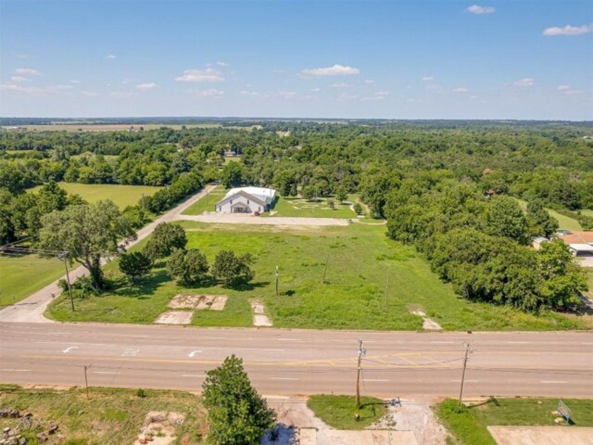 Picture of Residential Land For Sale in Harrah, Oklahoma, United States