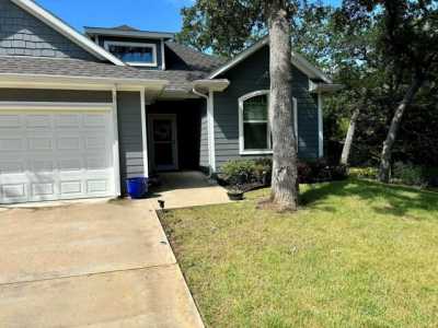 Home For Sale in Lake Kiowa, Texas