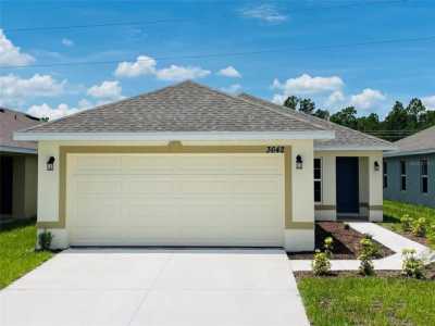 Home For Sale in Harmony, Florida