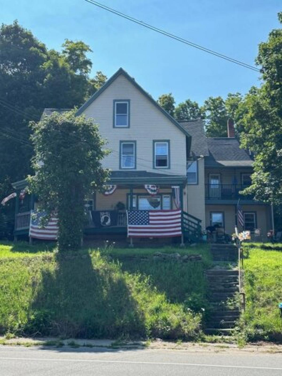 Picture of Home For Sale in Putnam, Connecticut, United States