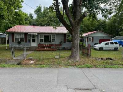 Home For Sale in Spring City, Tennessee