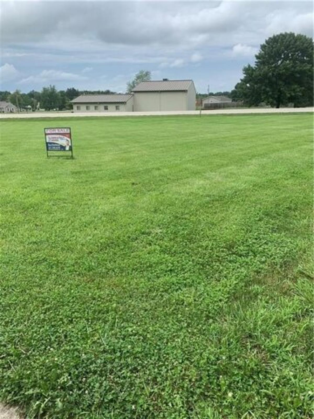 Picture of Residential Land For Sale in Charleston, Illinois, United States