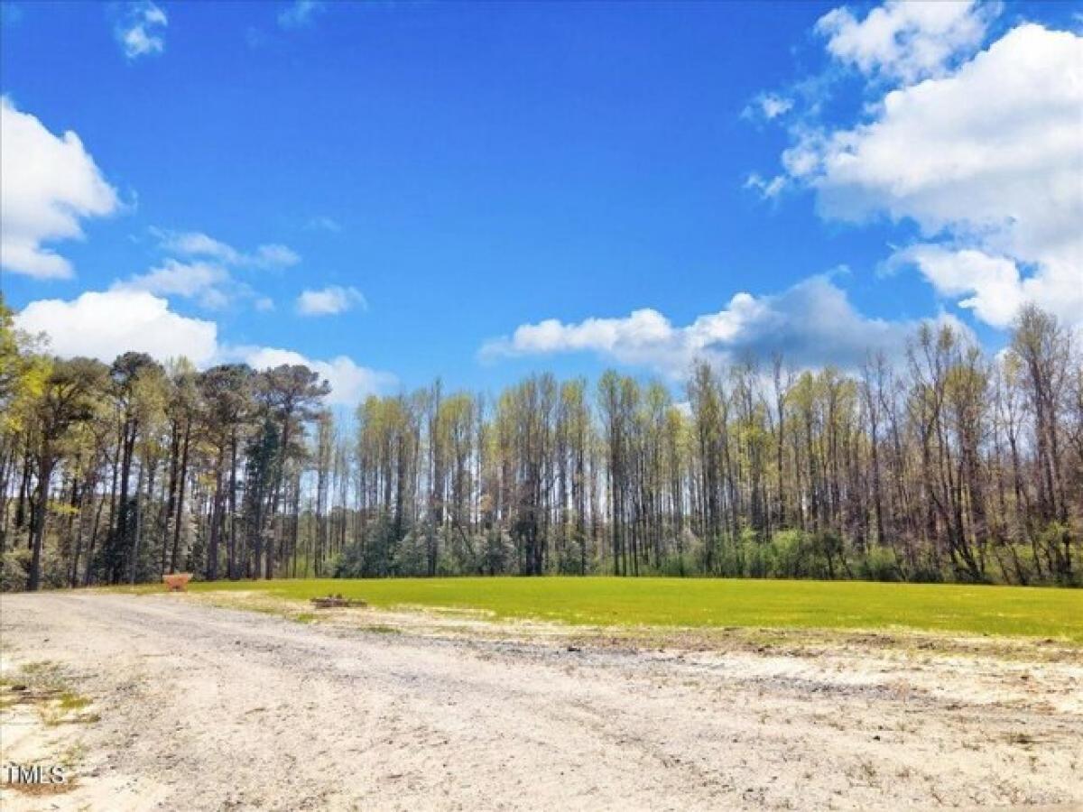 Picture of Residential Land For Sale in Four Oaks, North Carolina, United States