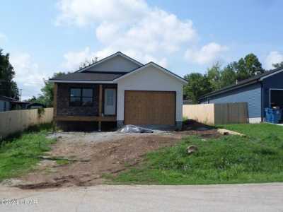 Home For Sale in Diamond, Missouri