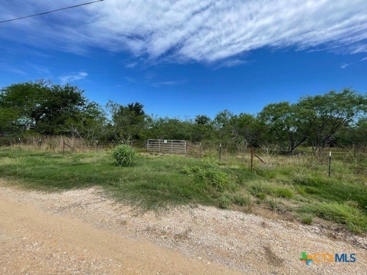 Picture of Residential Land For Sale in Gonzales, Texas, United States