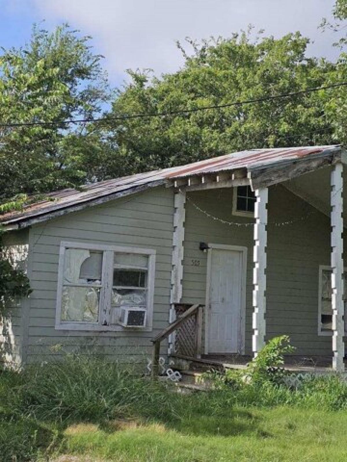 Picture of Home For Sale in Edna, Texas, United States