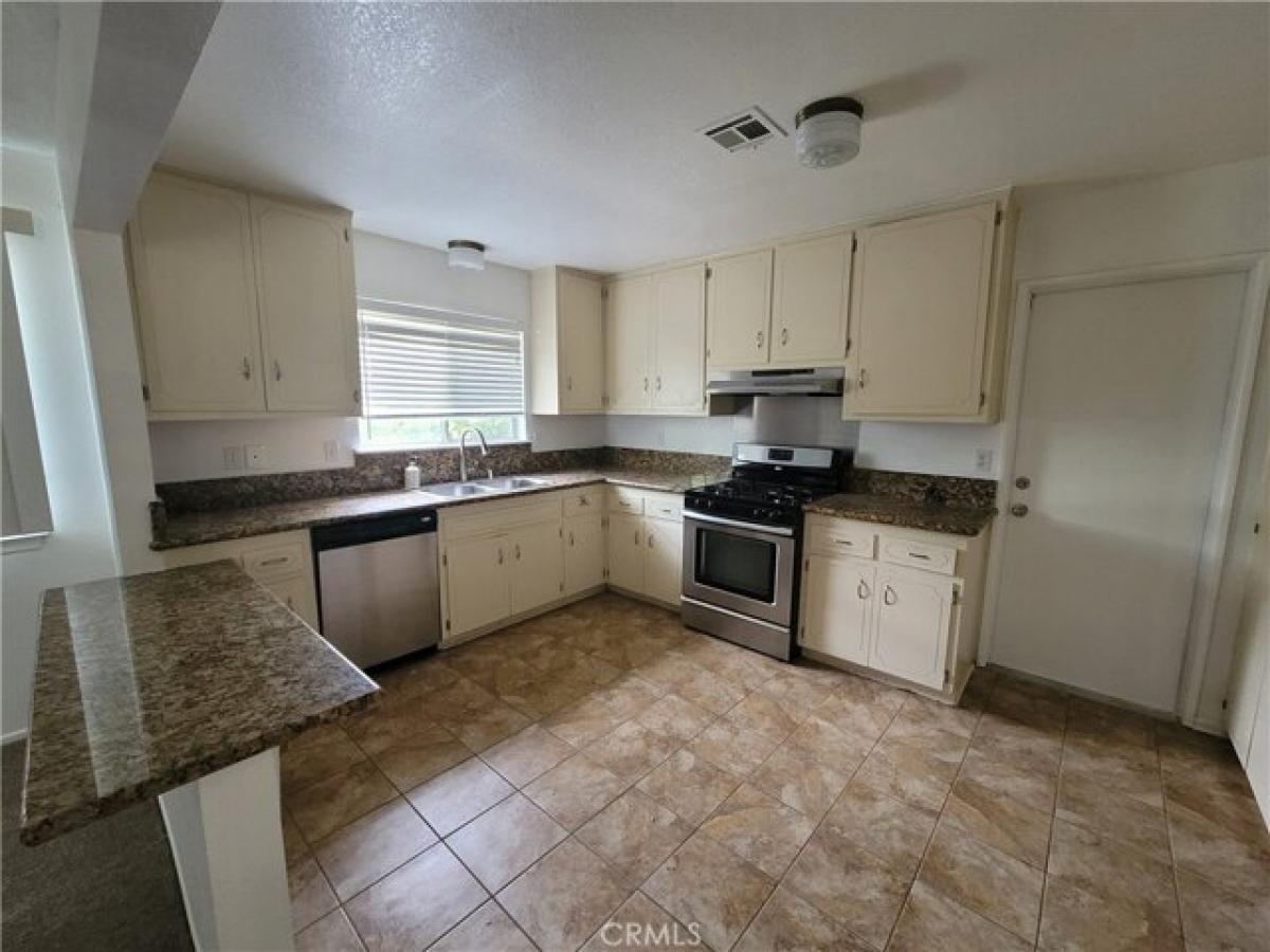 Picture of Home For Rent in Hesperia, California, United States