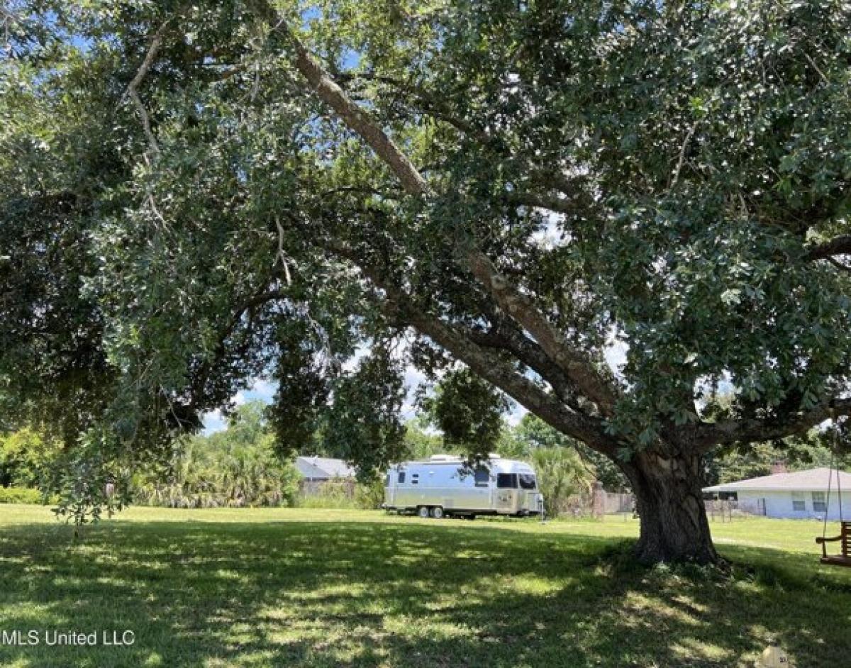 Picture of Residential Land For Sale in Long Beach, Mississippi, United States